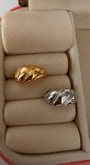 Bombeli Şekilli Yüzük 