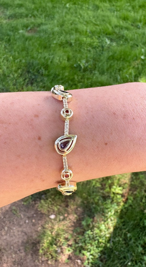 Melis G. Modeli Renkli Taşlı Bileklik