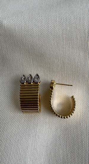 Mrs Modeli Taşlı Tırtıklı Küpe