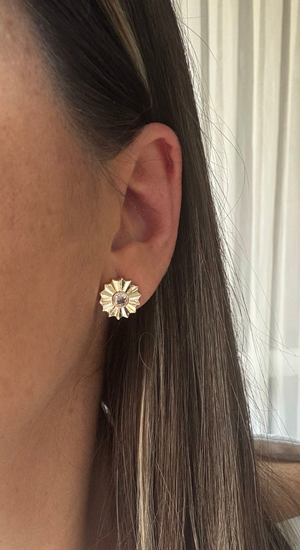 Tırtıklı Taşlı Küpe