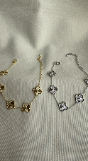 VK Modeli Çiçek Bileklik