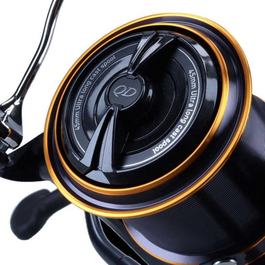 Daiwa Emblem 23 45 SCW QD Surf Makara