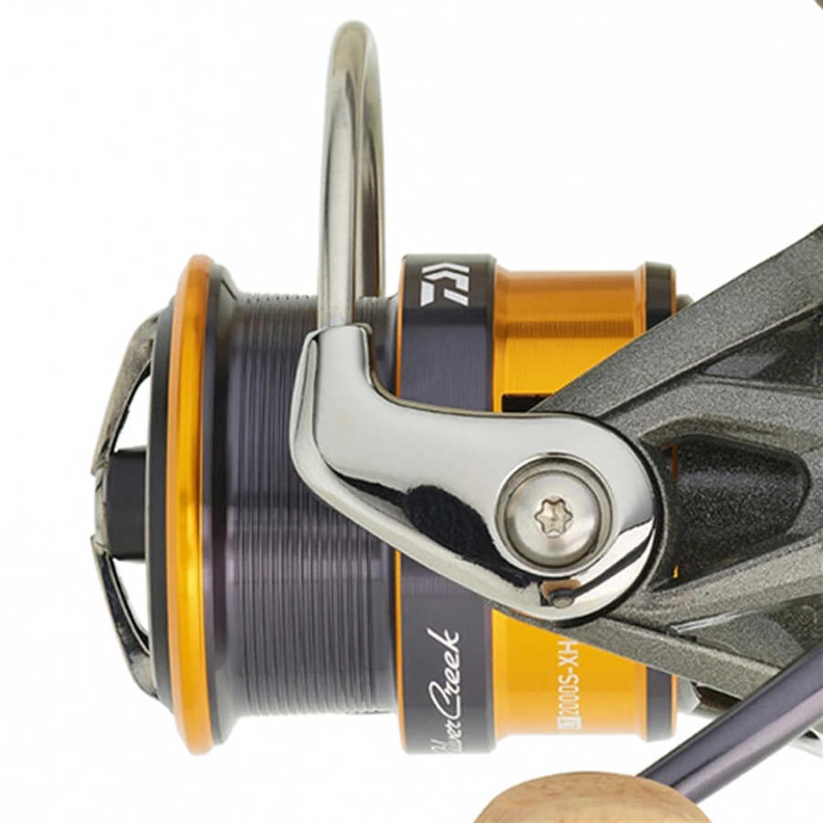 Daiwa Silvercreek X 22LT 2000S XH Makara