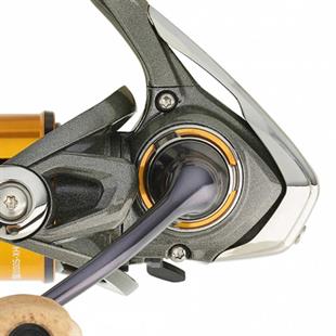 Daiwa Silvercreek X 22LT 2000S XH Makara