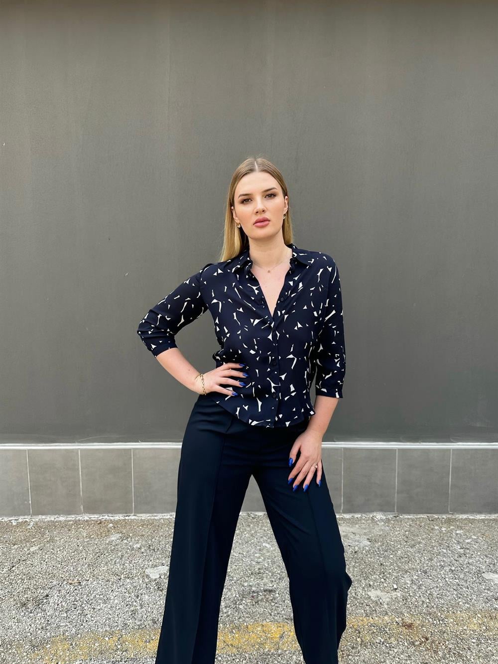 Lacivert Desenli Dirsek Kol Gömlek