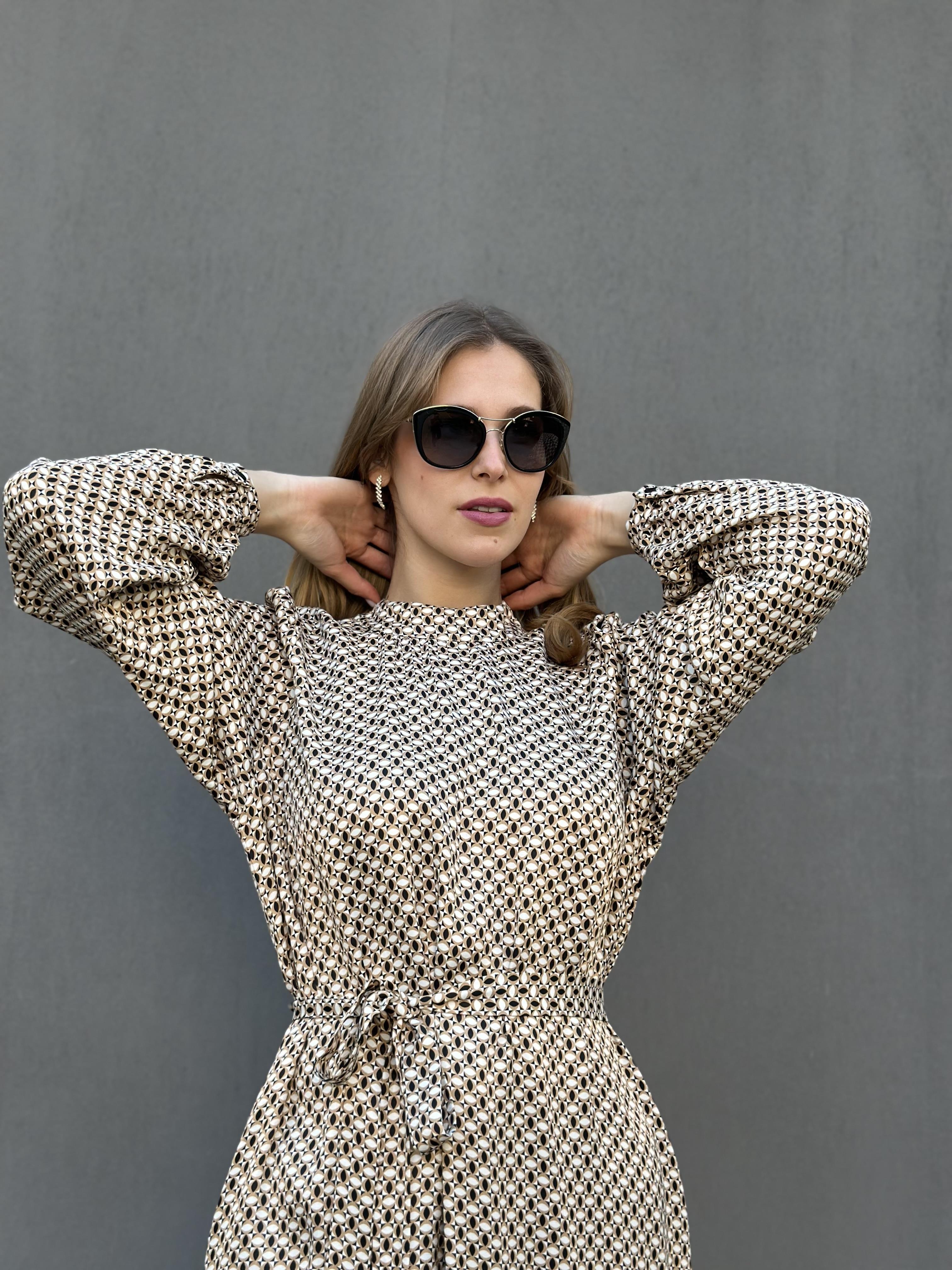 Retro Desenli Kolları Lastikli Saten Elbise