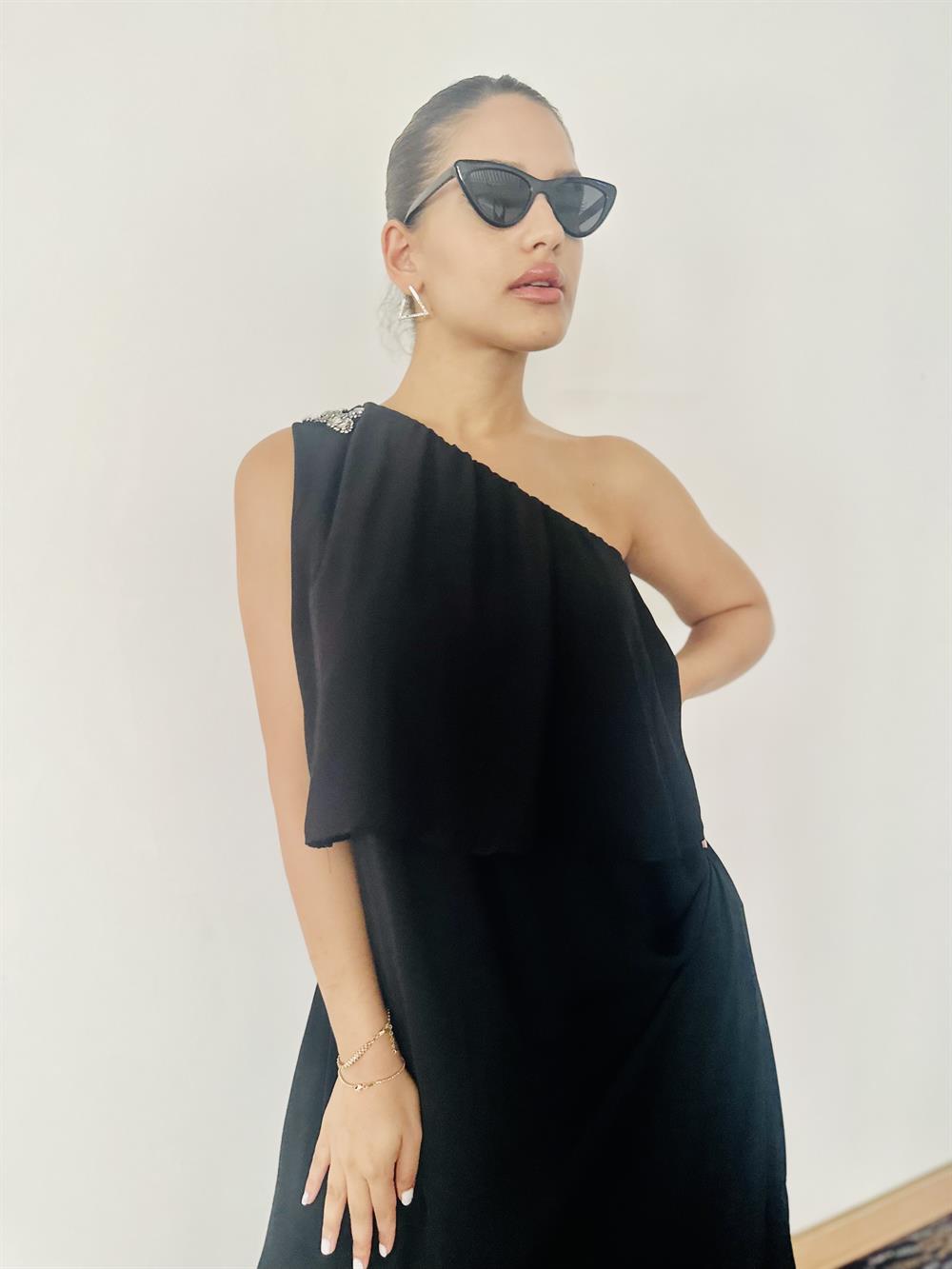 Taş Aplikeli Tek Omuz Şifon Elbise