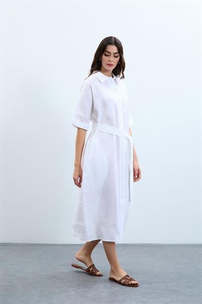 Платье оверсайз из 100% льна на пуговицах с воротником-поло 10K3586BEYAZ