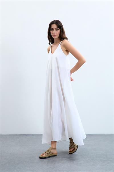 Платье из 100% льна на тонких бретелях 10K3582BEYAZ