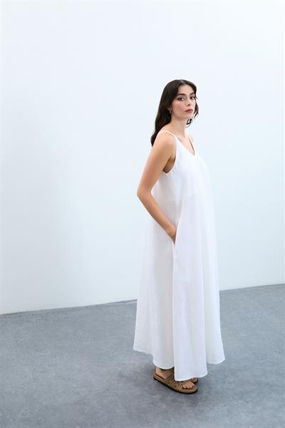 Платье из 100% льна на тонких бретелях 10K3582BEYAZ