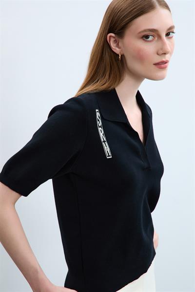 Свитер С Поло Воротником И Печатным Декором Из 100% Органического Хлопка KZK10652 SİYAH