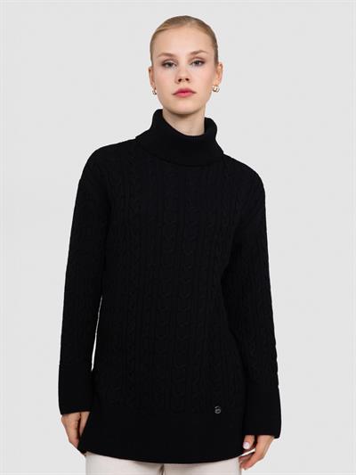 Свитер косой вязки с верхним воротником из 100 % органического материала. KZK8590SIYAH