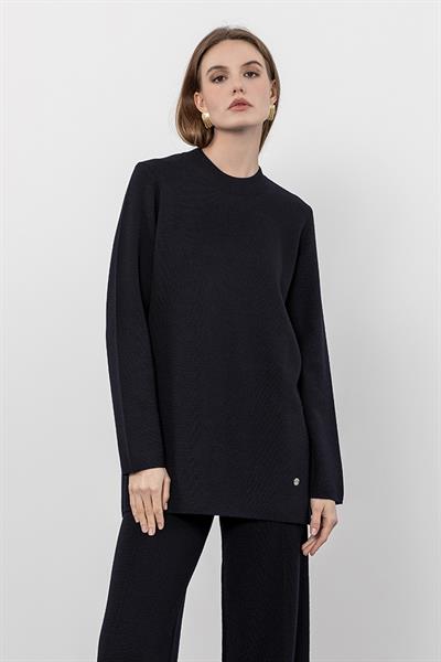 Свитер С Круглым Воротником Из 100% Шерсти С Боковыми Разрезами KZK9792 SİYAH