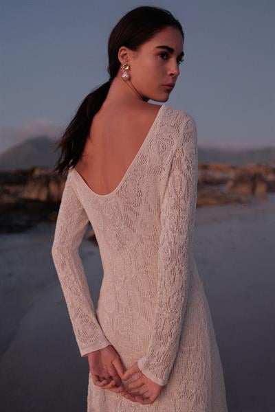 Ажурное миди-платье с пайетками и деталью на спине ELB11972BEYAZ