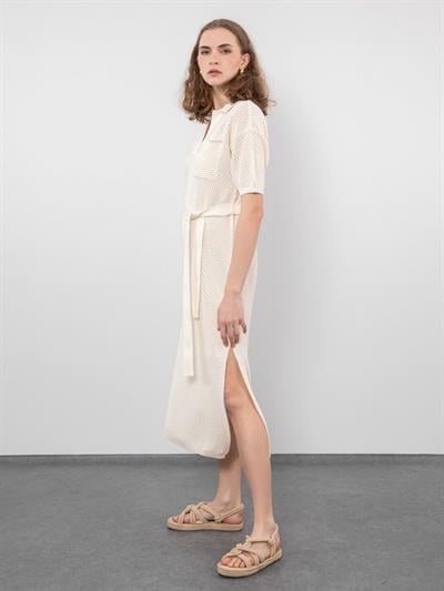 Ажурное платье с разрезом поло и поясом ELB9324KEMIK