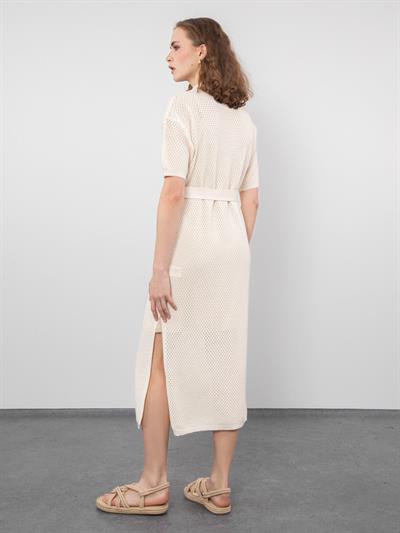 Ажурное платье с разрезом поло и поясом ELB9324KEMIK