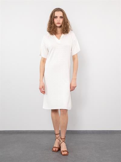 Ажурное платье с вырезом-поло и разрезом ELB9278BEYAZ