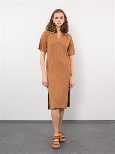 Ажурное платье с вырезом-поло и разрезом ELB9278SUTLUKAHVE