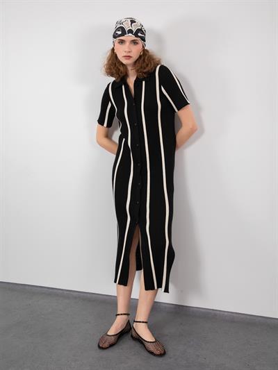 Ажурное платье с воротником-поло и пуговицами контрастного цвета в полоску ELB9388SIYAH