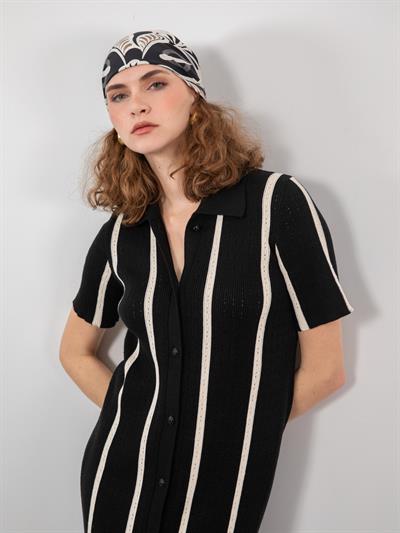 Ажурное платье с воротником-поло и пуговицами контрастного цвета в полоску ELB9388SIYAH