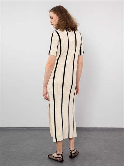 Ажурное платье с воротником-поло и пуговицами контрастного цвета в полоску ELB9388KEMIK