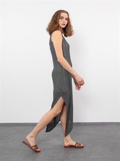 Асимметричное платье с ажурным разрезом и деталью ELB8004HAKI