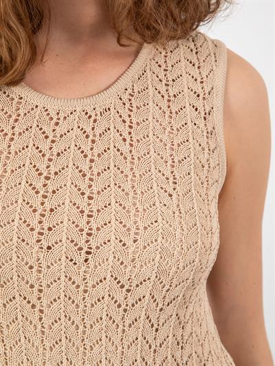 Асимметричное платье с ажурным разрезом и деталью ELB8004BEJ