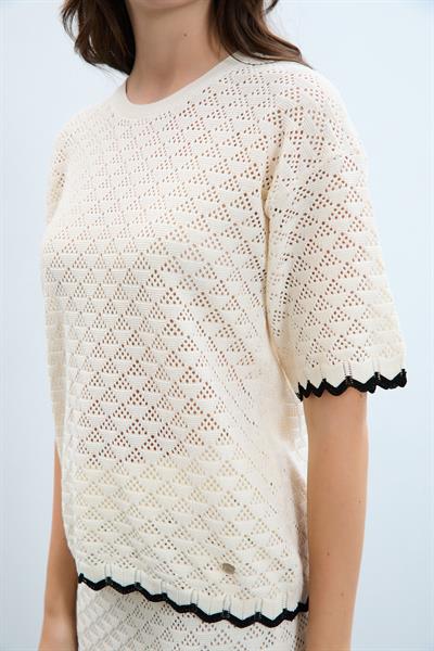 Ажурный свитер с деталями контрастного цвета KZK9336KEMİK