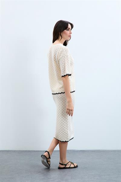Ажурный свитер с деталями контрастного цвета KZK9336KEMİK