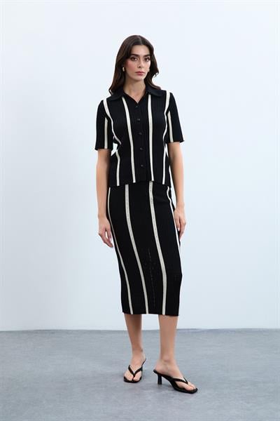 Ажурный кардиган с полосками контрастного цвета и пуговицами HRK9372SİYAH