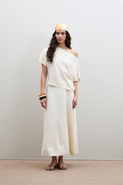 Свитер из органического хлопка с асимметричным горловым вырезом