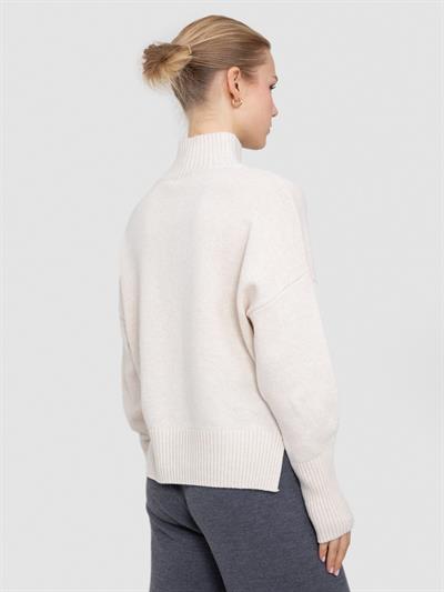 Свитер с воротником и карманом с пайетками KZK7192AÇIKBEJ