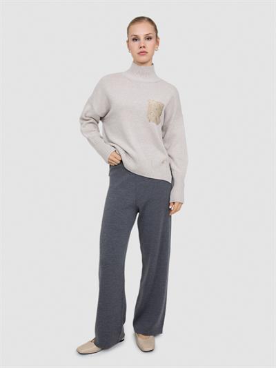 Свитер с воротником и карманом с пайетками KZK7192TAS