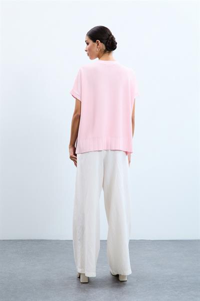 Свитер с круглым вырезом и короткими рукавами и пайетками KZK10858PUDRA