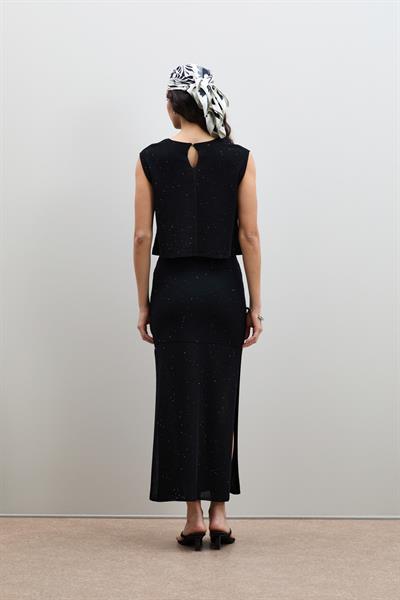 Свитер с круглым вырезом и мини-пайетками с полосатыми деталями KZK12410SİYAH