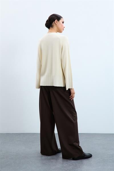 Свитер с круглым вырезом и пайетками KZK10848KEMİK