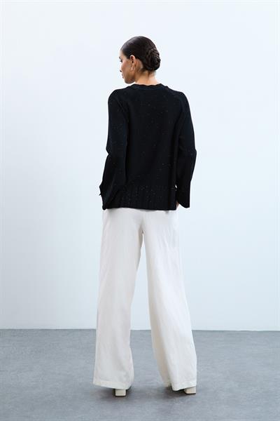 Свитер с круглым вырезом и пайетками KZK10848SIYAH