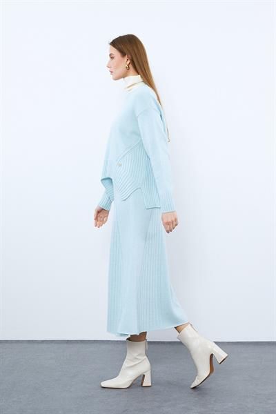 Свитер с воротником-водолазкой и вязанными деталями из смеси кашемира и шерсти. KZK10052AÇIK MAVİ