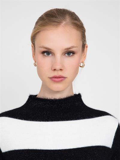 Полосатое платье с высоким воротником и металлизированной нитью ELB8128SIYAHKEMIK