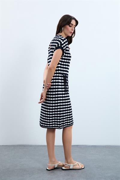 Полосатое платье с поясом ELB9386LACİVERT