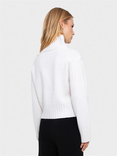 Свитер с капюшоном и реистыми деталями KZK6072KEMIK