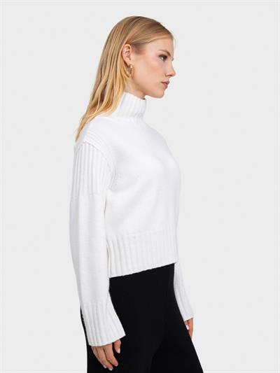 Свитер с капюшоном и реистыми деталями KZK6072KEMIK