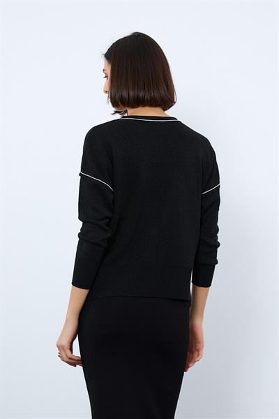 Свитер с воротником-водолазкой и металлическими нитями с контрастными цветовыми деталями KZK10182SİYAH