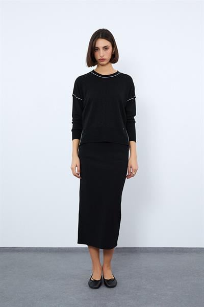 Свитер с воротником-водолазкой и металлическими нитями с контрастными цветовыми деталями KZK10182SİYAH