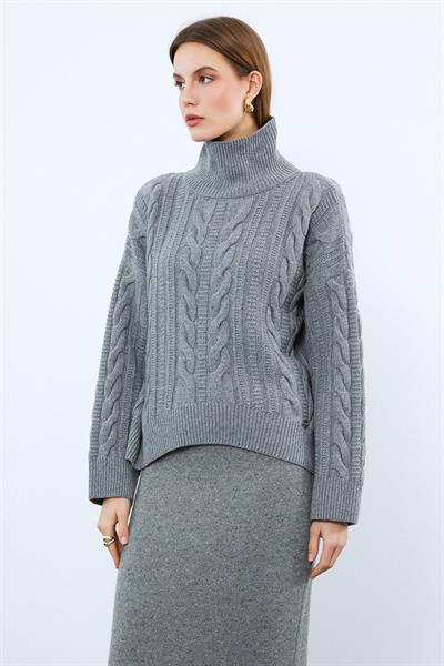 Свитер с воротником-водолазкой и узором коса из смеси кашемира. KZK9862GRİ