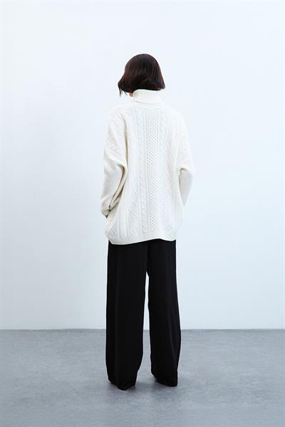 Свитер с высоким воротником, связанный косичками, из смеси кашемира и шерсти KZK10660KEMİK