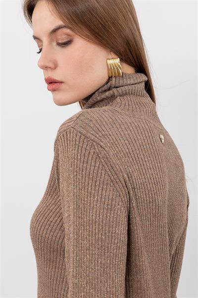 Платье миди с металлическими нитями и рубчиковым воротником- водолазкой. ELB9838VİZON