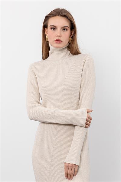 Платье миди с металлическими нитями и рубчиковым воротником- водолазкой. ELB9838KEMİK SARI 