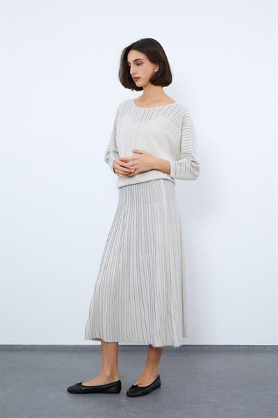 Рифленый свитер с металлическими полосами KZKK9768 KEMİK