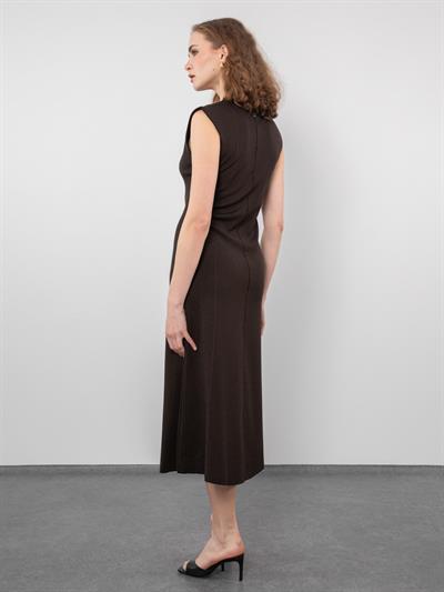 Платье с треугольным вырезом и завязками цвета металлик, с полосатой строчкой ELB9480KAHVE